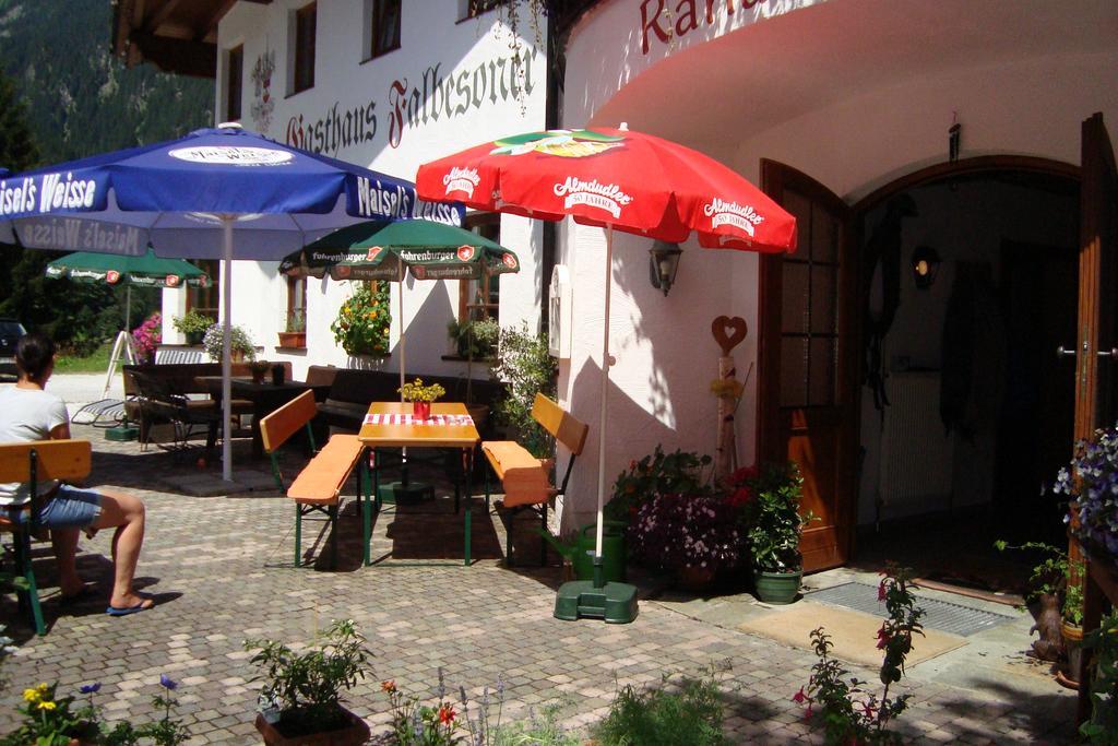 Gasthaus Falbesoner Apartment Gschnitz Exterior foto